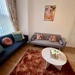Spacious 4br In - Free Parking *