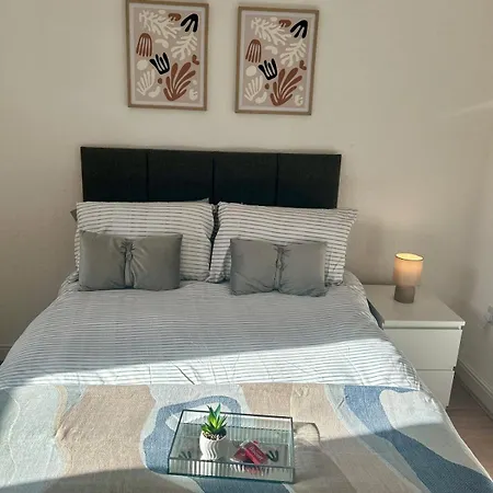 Spacious 4br In - Free Parking