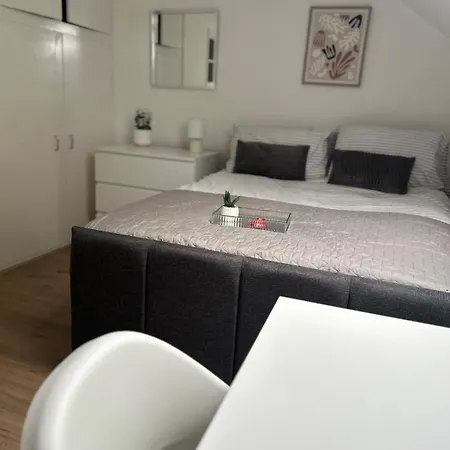 Spacious 4br In - Free Parking *