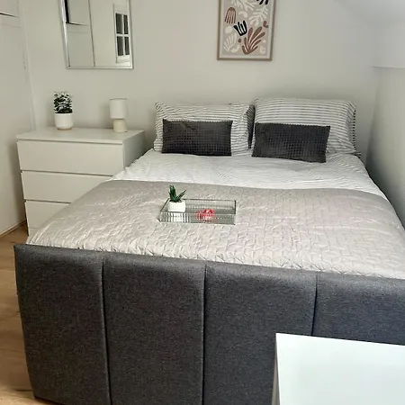 Holiday home Spacious 4br In - Free Parking